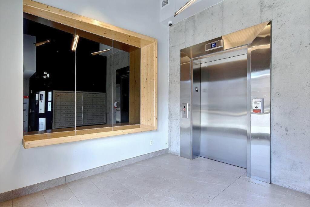 Penthouse With Free Indoor Parking Downtown Apartment ควิเบกซิตี้ ภายนอก รูปภาพ